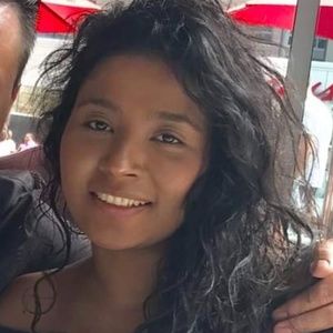 Meet your Posher, Roxana